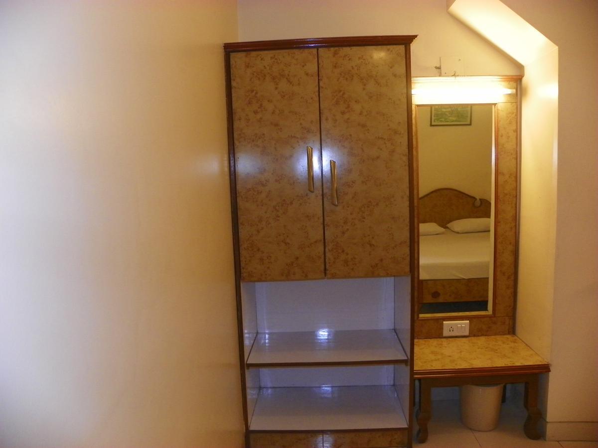 Hotel Rajdeep Púna Kültér fotó